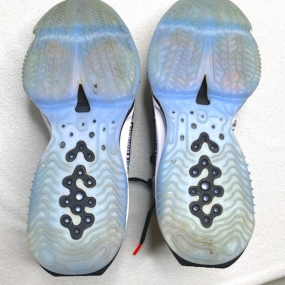 Nike Air Zoom GT Jump 2 EP 'White Black'
Size (9) - Picture 9 of 13